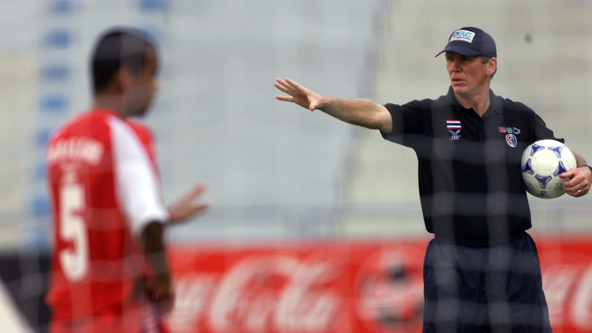 Bao Thai Lan ton vinh HLV Park Hang Seo