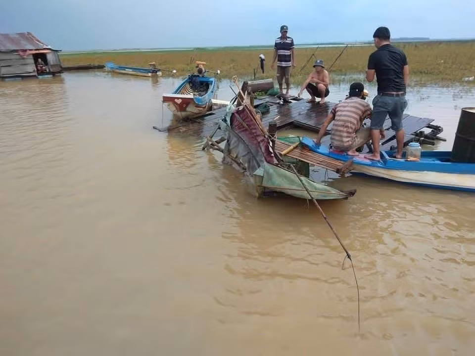 Voi rong' khong lo pha hong nhieu be ca tren ho Tri An-Hinh-2