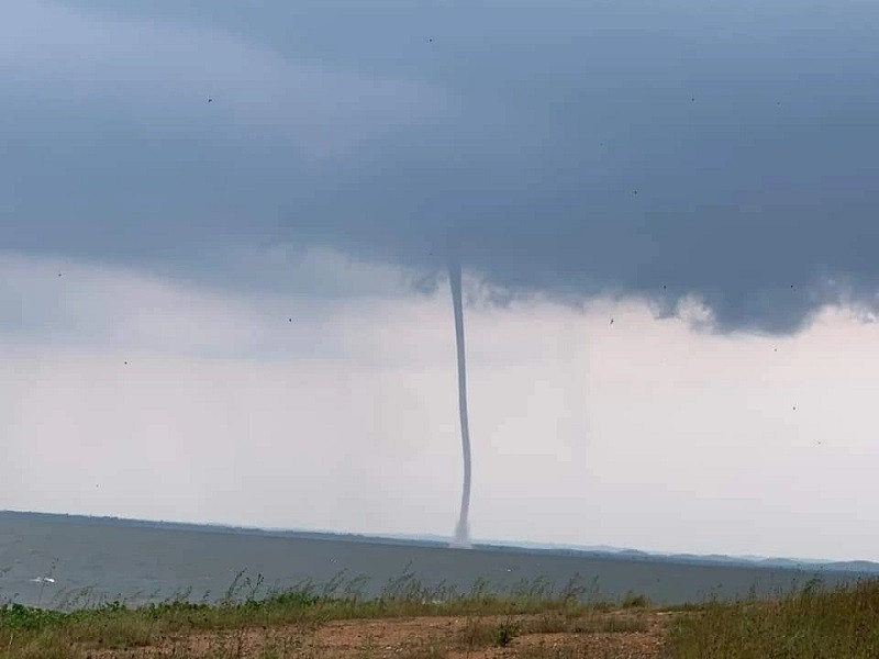 Voi rong' khong lo pha hong nhieu be ca tren ho Tri An