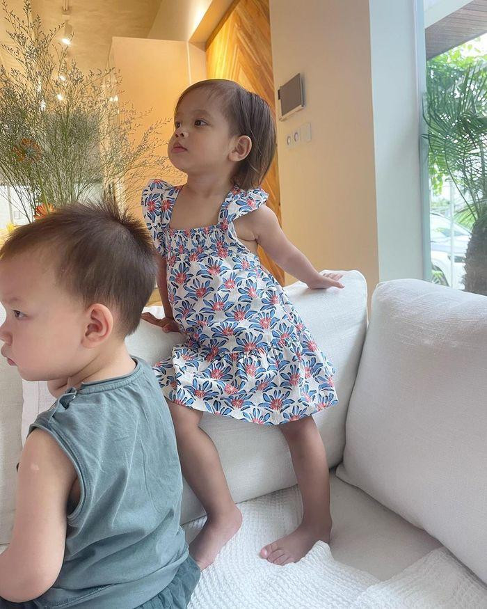 uất phát từ quan điểm nuôi con của Hồ Ngọc Hà, các nhóc tỳ nhà nữ ca sĩ đều không chưng diện hàng hiệu quá nhiều.