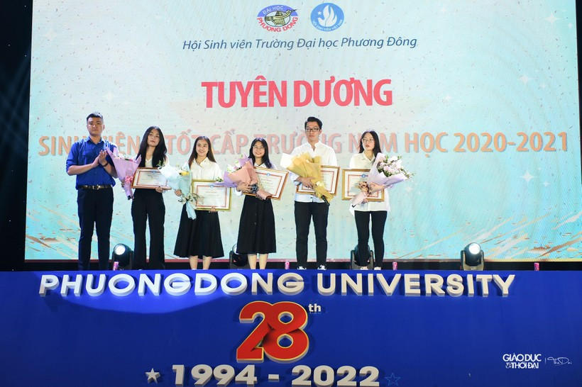Tân sinh viên ĐH Phương Đông hào hứng với chuỗi sự kiện khai giảng - Hình 11 Tan sinh vien DH Phuong Dong hao hung voi chuoi su kien khai giang-Hinh-11