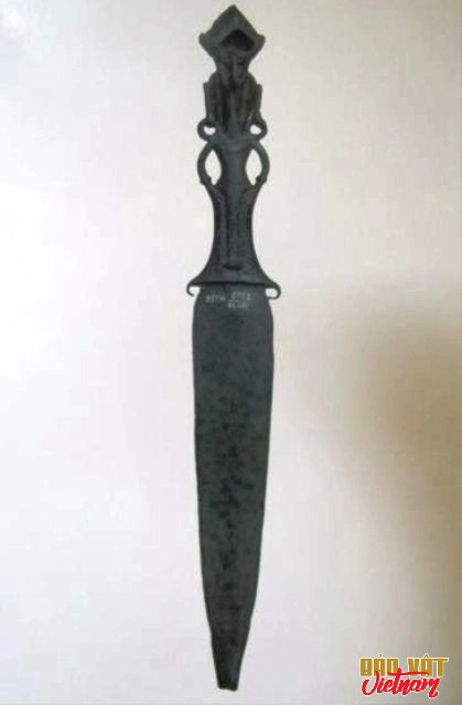 Thanh kiếm 2.000 năm tuổi tại chân núi Nưa tiết lộ gì? - Hình 4 Thanh kiem 2.000 nam tuoi tai chan nui Nua tiet lo gi?-Hinh-4