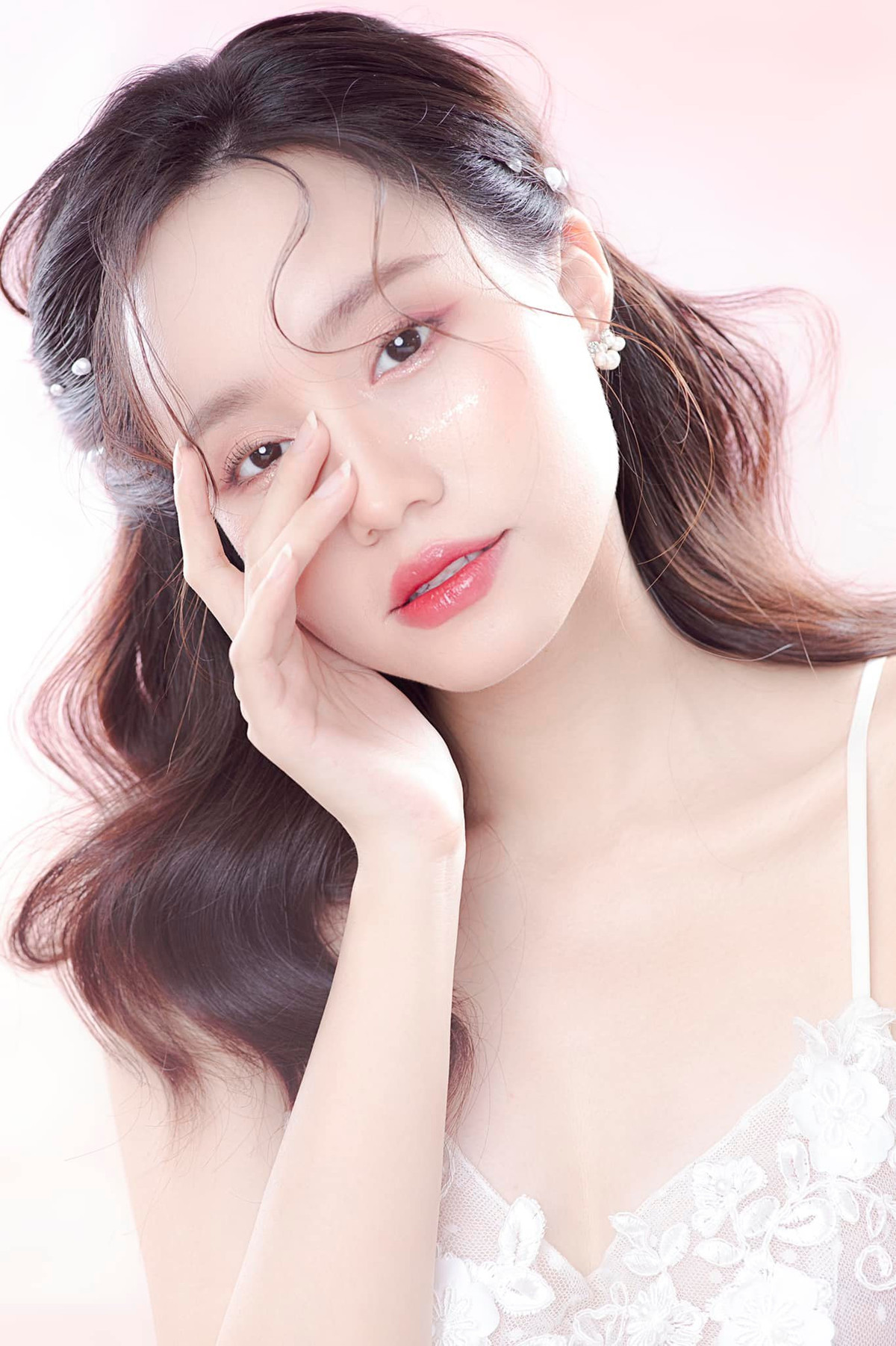 MC Xuân Anh: "Có ngày tôi đau không đứng nổi, chồng phải tắm gội cho" - Hình 5 MC Xuan Anh: