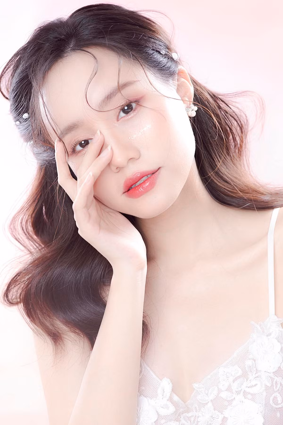 MC Xuân Anh: "Có ngày tôi đau không đứng nổi, chồng phải tắm gội cho" - Hình 5 MC Xuan Anh: