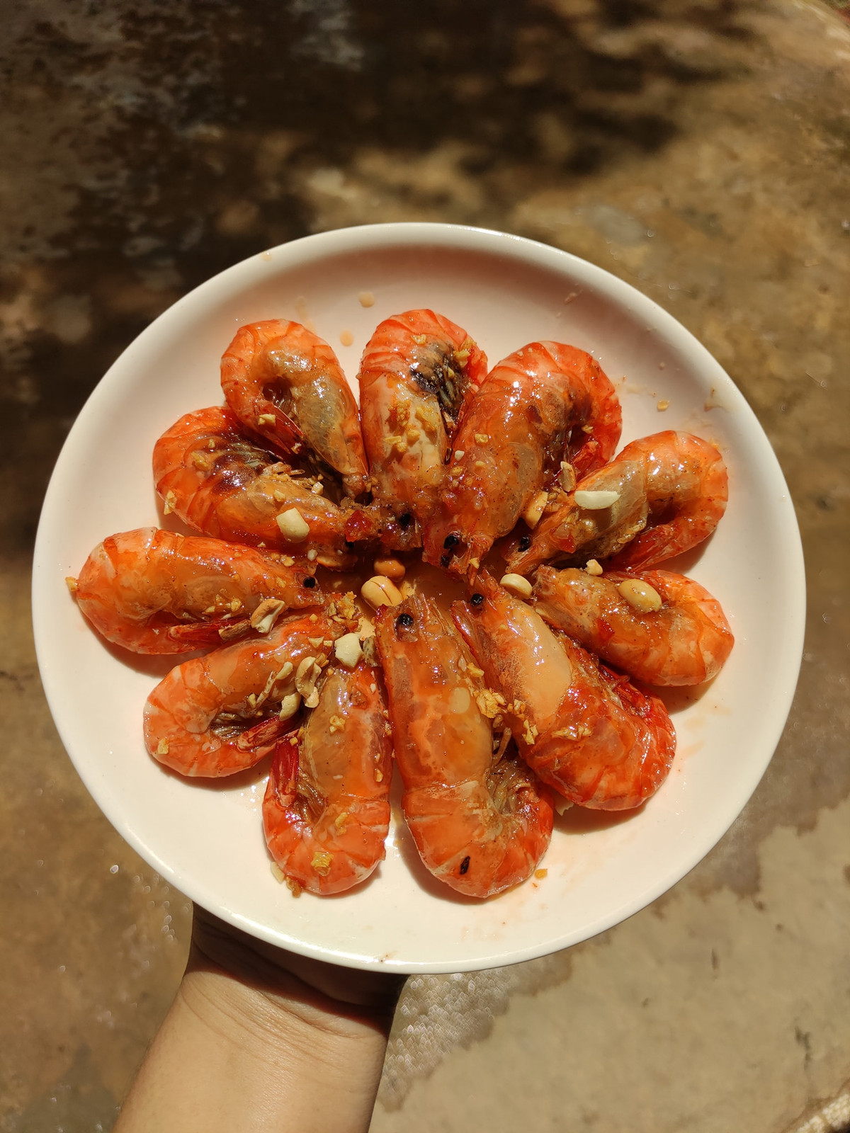 Rang tôm đỏ au, giòn ngon, hương vị đậm đà đừng bỏ qua - Hình 5 Rang tom do au, gion ngon, huong vi dam da dung bo qua-Hinh-5