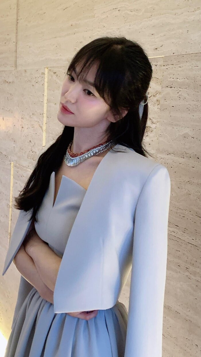 Song Hye Kyo nhin y het 'bup be song'-Hinh-7