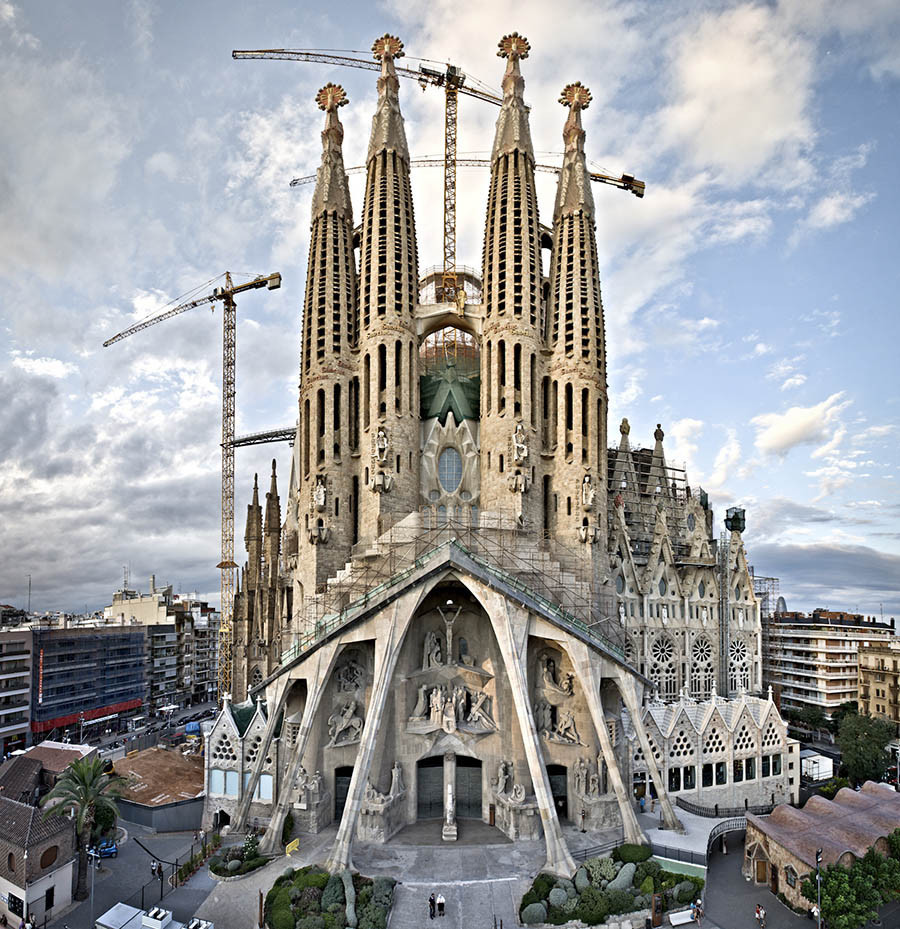 Co kien truc doc dao, 9 cong trinh nay van gay tranh cai nhat-Hinh-8