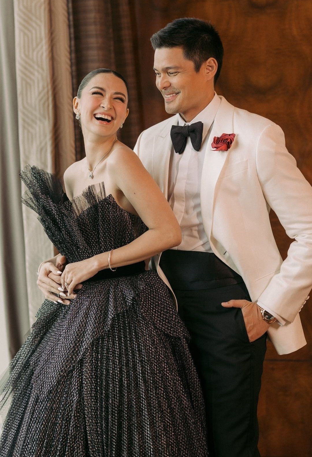 Thời gian này, Marian Rivera kể cô đang tham gia phim sit-com Jose and Maria's Bonggang Villa với chồng Dingdong Dantes. Đây là dự án đánh dấu sự tái hợp của vợ chồng cô trên màn ảnh sau nhiều năm. Nữ diễn viên chia sẻ cô hào hứng với bộ phim vì được đóng chung với người bạn đời của mình.