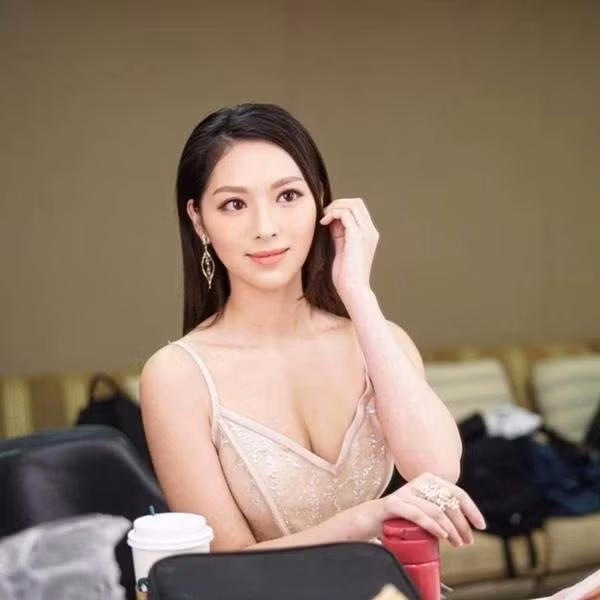 Dan minh tinh mac 'khong phong ho' tren man anh-Hinh-13