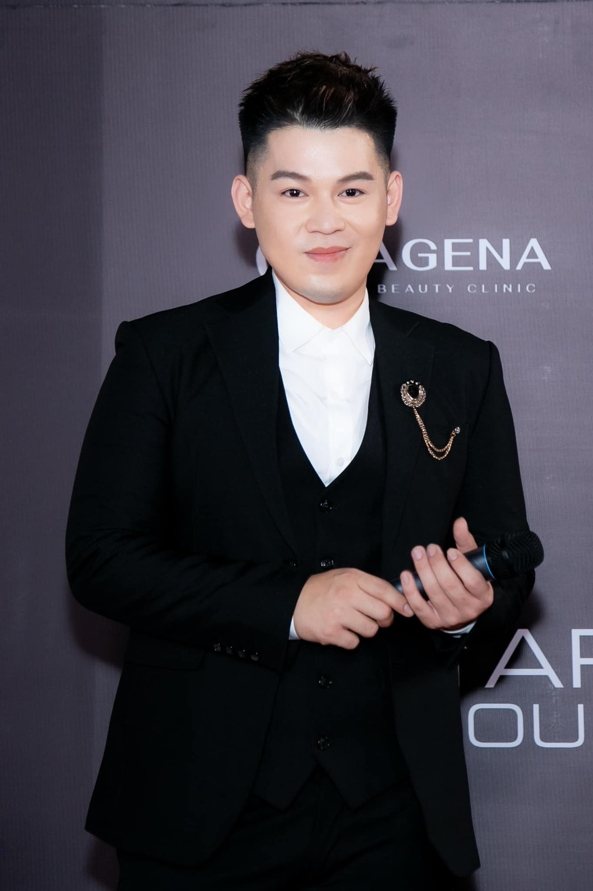 Loat TikToker vuot kho kiem tien ty moi thang, tau nha khung-Hinh-5