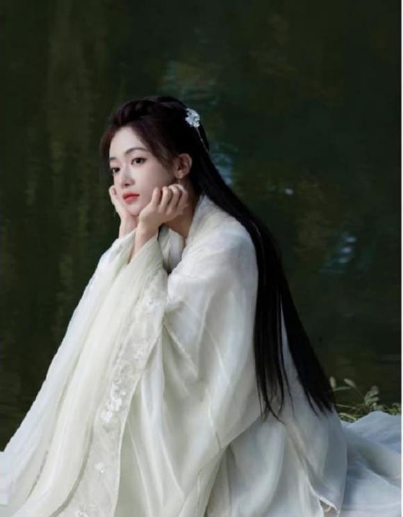 Ngo Can Ngon gay soc voi visual co trang dep trong veo-Hinh-11