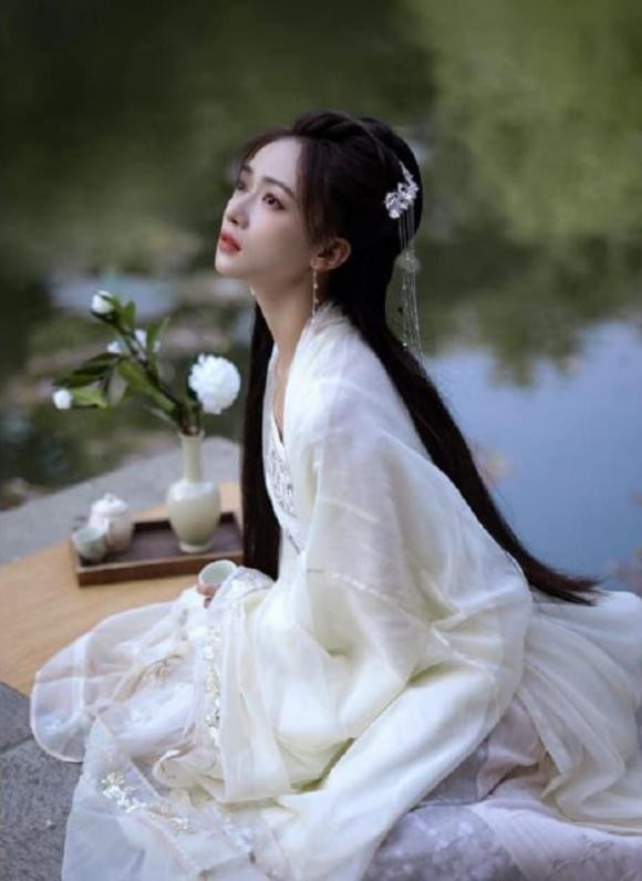 Ngo Can Ngon gay soc voi visual co trang dep trong veo-Hinh-10