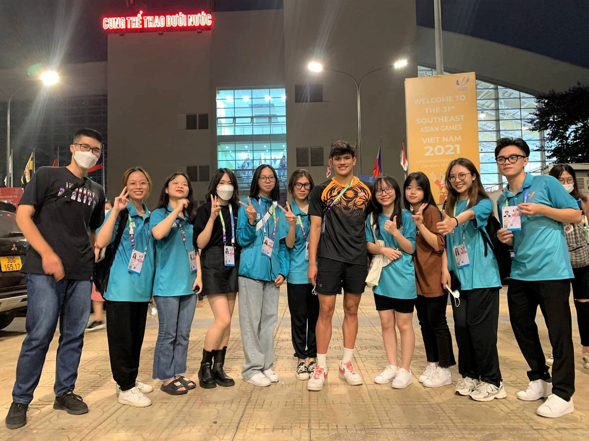 VDV dien kinh Timor Leste gap lai co gai trao la co To quoc-Hinh-3