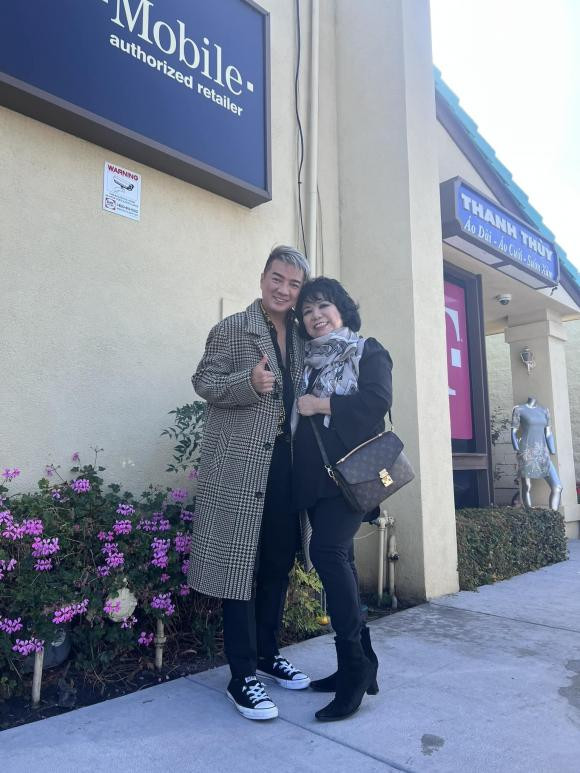 Đàm Vĩnh Hưng phản ứng sao khi gặp lại "người tình năm xưa" của ba - Hình 3 Dam Vinh Hung phan ung sao khi gap lai