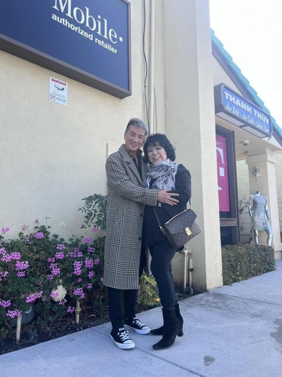 Đàm Vĩnh Hưng phản ứng sao khi gặp lại "người tình năm xưa" của ba - Hình 2 Dam Vinh Hung phan ung sao khi gap lai