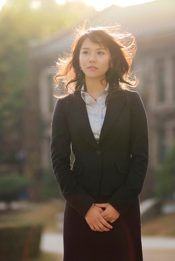 Nu nhan vien bi sa thai vi binh luan dao tren mang ve luong