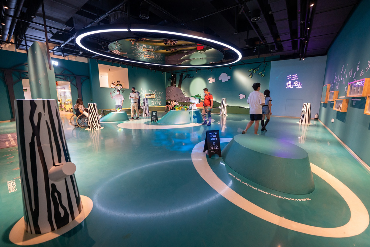 Bạn sẽ mất khoảng 2 tiếng đồng để thư thả đi dạo, check-in hết thảy hai khu vực chính trong công viên là Garden House - phòng triển lãm trong nhà và khu vườn ngoài trời với 11 công viên theo chủ đề khác nhau. Nếu là fan của bộ truyện, bạn sẽ ngay lập tức nhận ra từng hình ảnh quen thuộc trong suốt hành trình khám phá.