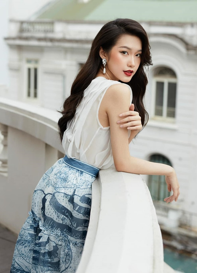 Hiện tại, dù chưa tốt nghiệp Đại học Luật nhưng Doãn Hải My đã sở hữu nguồn tài chính dư dả nhờ đắt show chụp hình quảng cáo, thời trang.