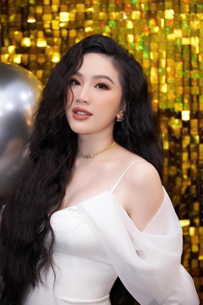 Ngô Kiến Huy, Khổng Tú Quỳnh "bơ đẹp" tại tiệc sinh nhật Bảo Thy - Hình 4 Ngo Kien Huy, Khong Tu Quynh