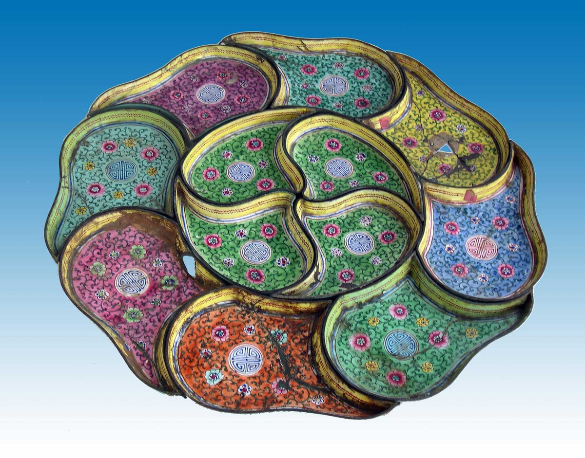 Yen tiec trong cung dinh Hue duoc dien ra nhu the nao?