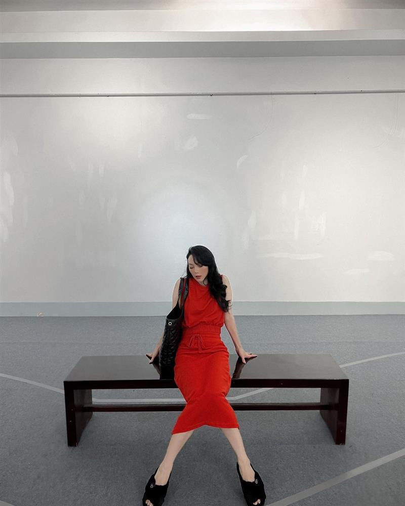 Dung tui 100 trieu, Ngoc Trinh than thai khac han Trang Tran-Hinh-6