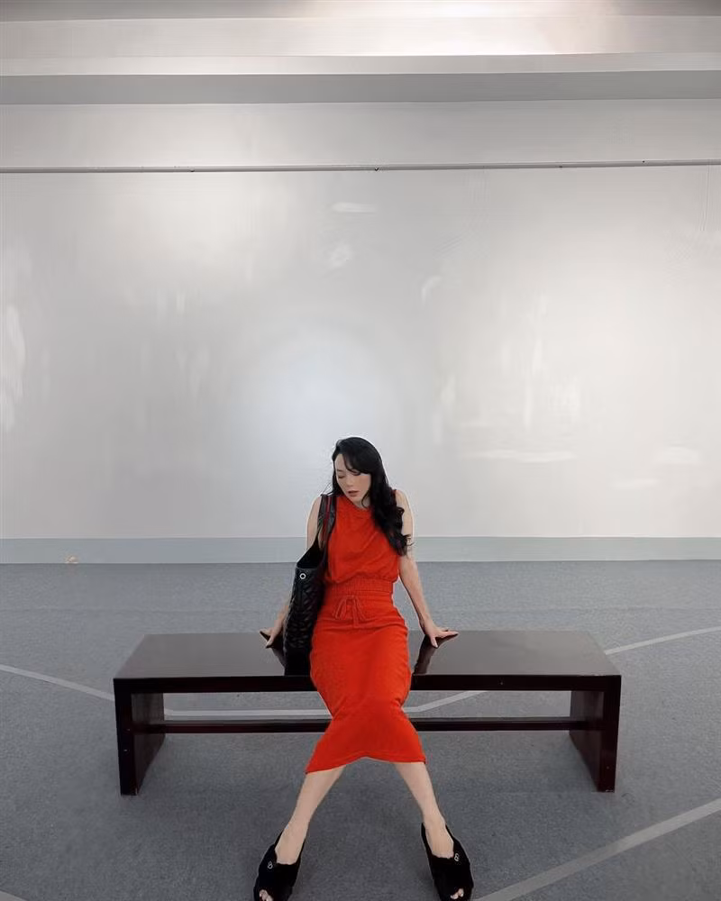 Dung tui 100 trieu, Ngoc Trinh than thai khac han Trang Tran-Hinh-6