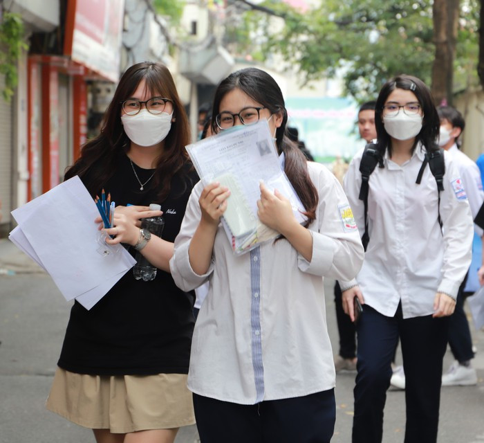 Kỳ thi tốt nghiệp THPT, khép lại chuỗi ngày căng thẳng với bố mẹ - Hình 4 Ky thi tot nghiep THPT, khep lai chuoi ngay cang thang voi bo me-Hinh-4