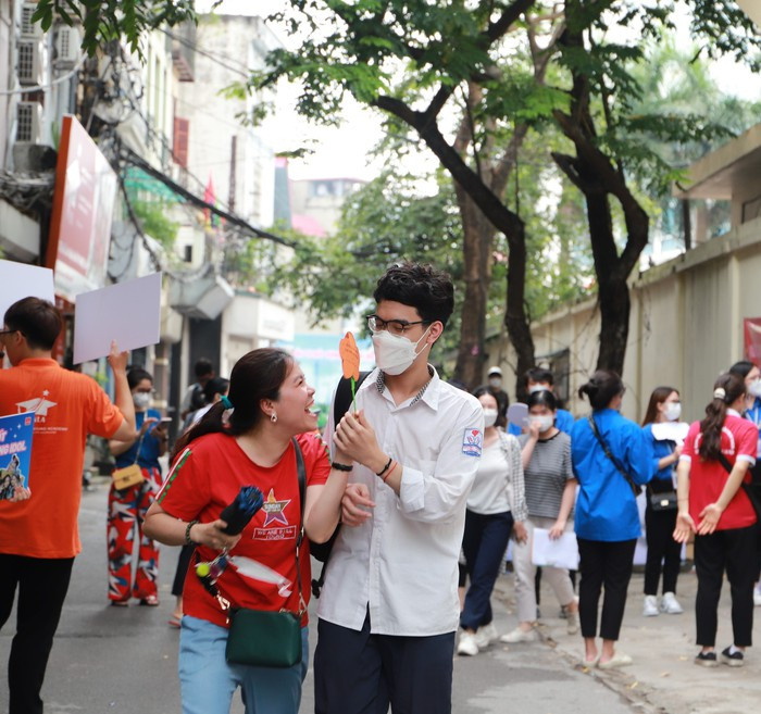 Kỳ thi tốt nghiệp THPT, khép lại chuỗi ngày căng thẳng với bố mẹ - Hình 2 Ky thi tot nghiep THPT, khep lai chuoi ngay cang thang voi bo me-Hinh-2