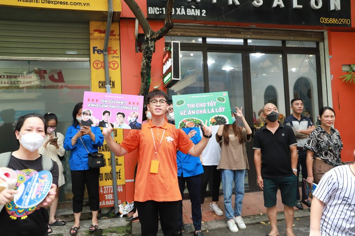 Ky thi tot nghiep THPT, khep lai chuoi ngay cang thang voi bo me