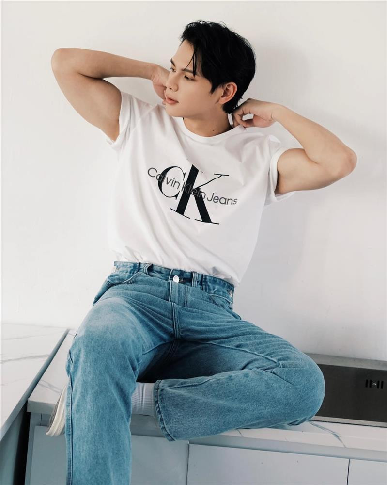 Vẻ đẹp như nam thần Thái của "con trai" Việt Anh - Hình 8 Ve dep nhu nam than Thai cua