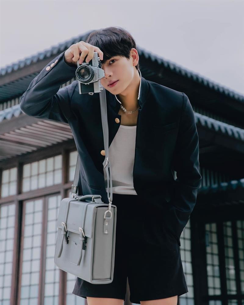 Vẻ đẹp như nam thần Thái của "con trai" Việt Anh - Hình 5 Ve dep nhu nam than Thai cua