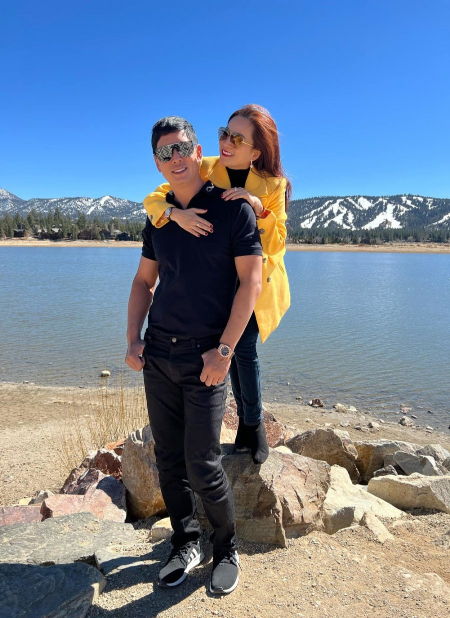 Cặp vợ chồng sao Việt U50-U60 vẫn chăm diện đồ đôi - Hình 5 Cap vo chong sao Viet U50-U60 van cham dien do doi-Hinh-5