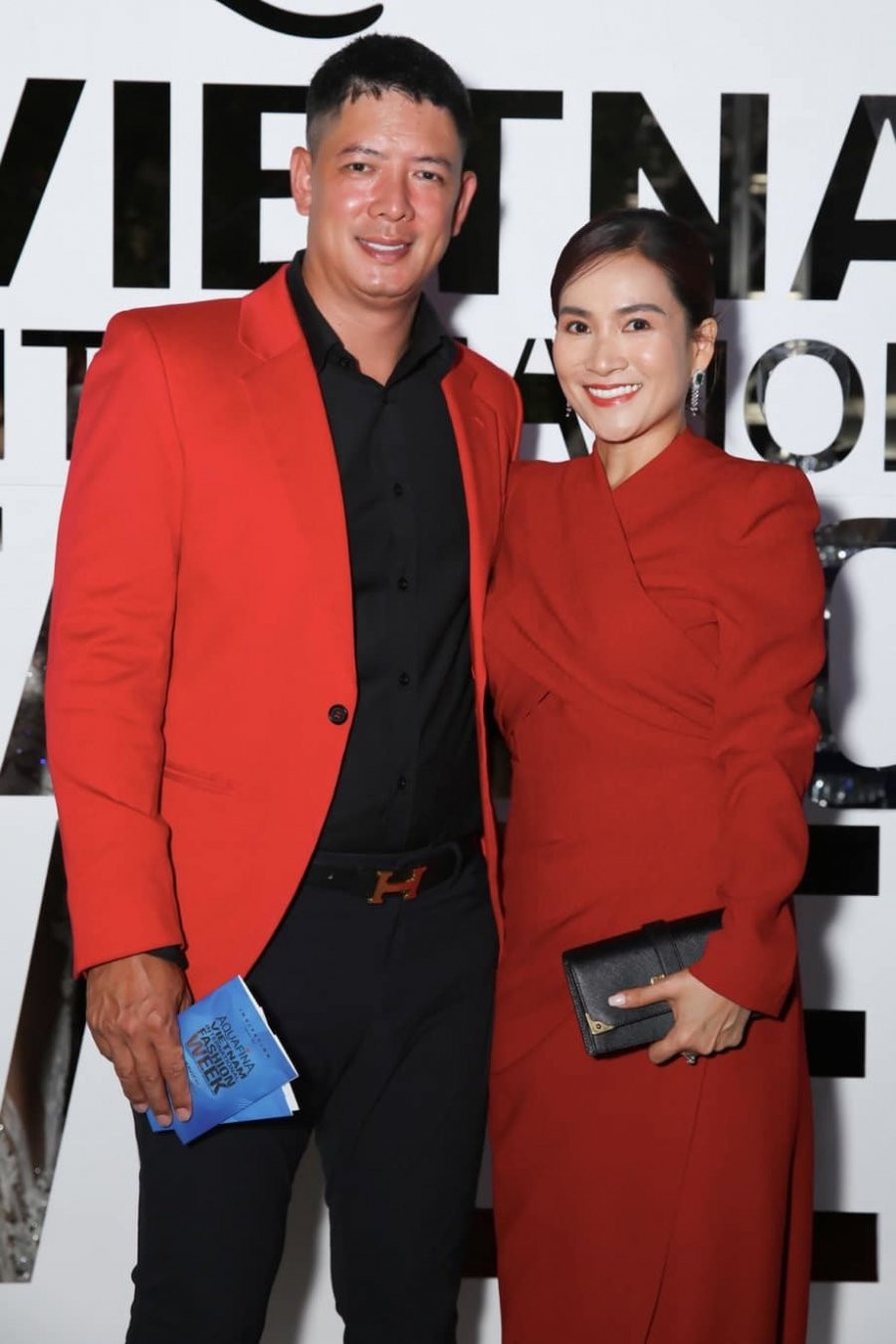 Cặp vợ chồng sao Việt U50-U60 vẫn chăm diện đồ đôi - Hình 3 Cap vo chong sao Viet U50-U60 van cham dien do doi-Hinh-3