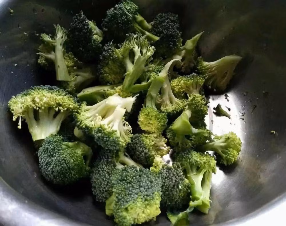 3 loai rau quen thuoc qua nhieu ky sinh trung-Hinh-2