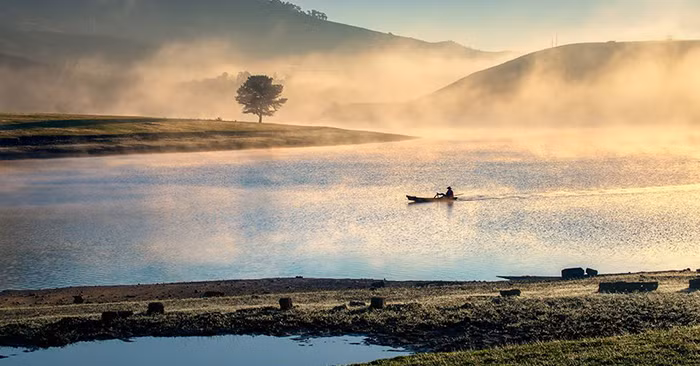 Tâm rộng lớn. Mỗi ngày đều có thể ăn ngon, ngủ kĩ, nụ cười thường trực trên môi cho dù có bất cứ chuyện gì xảy ra, tâm thái tốt, sức khỏe vượng, làm gì cũng như ý, ấy chính là người có phúc nhất.