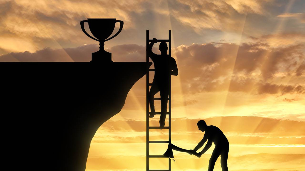 Vậy nên, mỗi người là một cá thể độc lập, hãy giữ một tâm thái vững vàng, ôn hòa tận hưởng phúc khí mình đang có, cố gắng vượt lên chính mình, thay vì nhìn vào người khác để đặt mục tiêu cho bản thân.