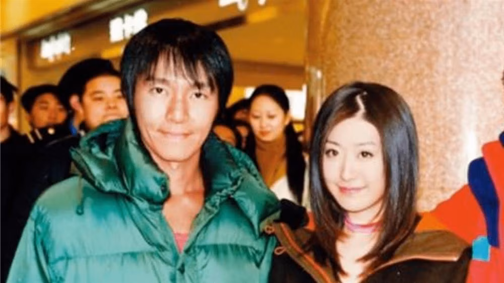 My nhan bi Chau Tinh Tri hat hui livestream ban hang khong ai xem-Hinh-3