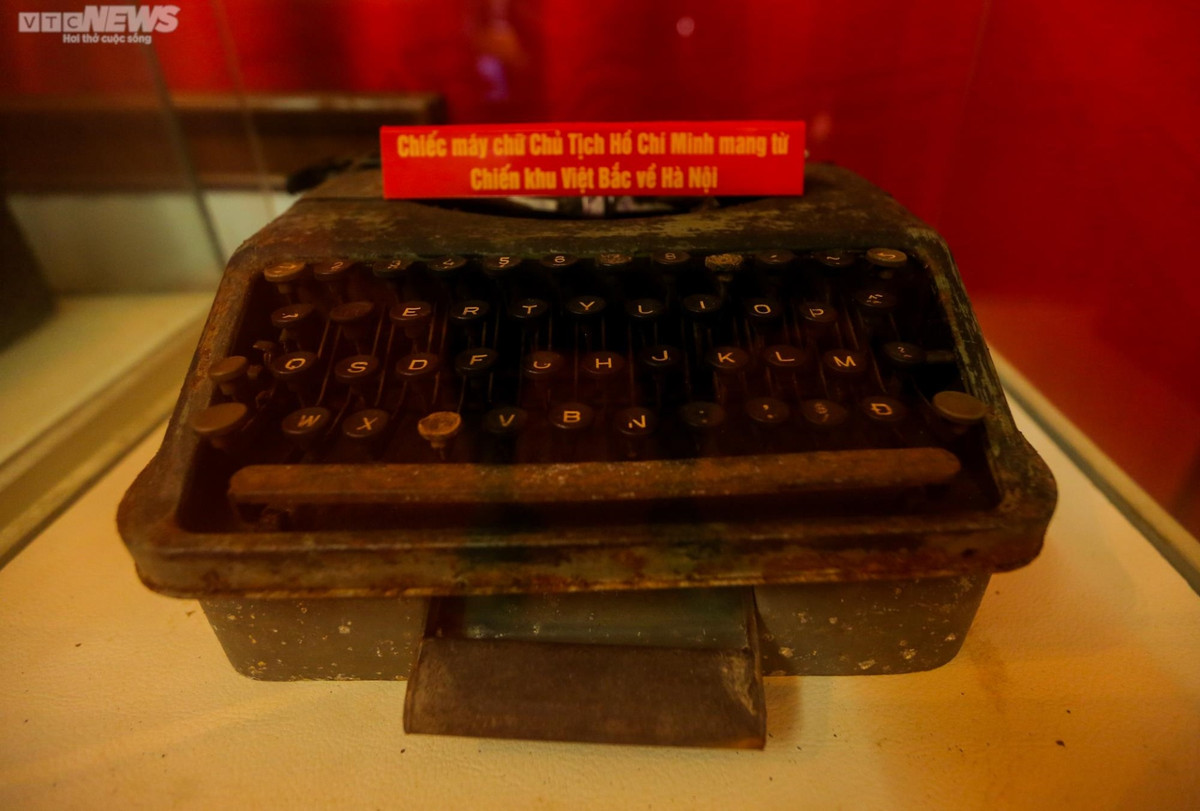 Ngôi nhà lưu nhiều kỷ vật của Bác Hồ được xếp hạng Di tích Quốc gia - Hình 12 Ngoi nha luu nhieu ky vat cua Bac Ho duoc xep hang Di tich Quoc gia-Hinh-12