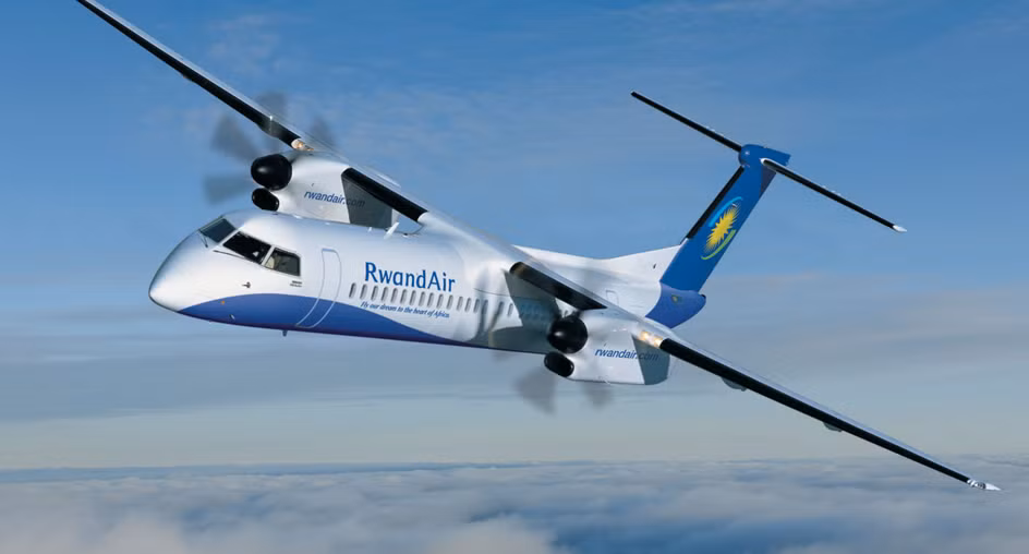 May bay ha canh len doi co, hanh khach 