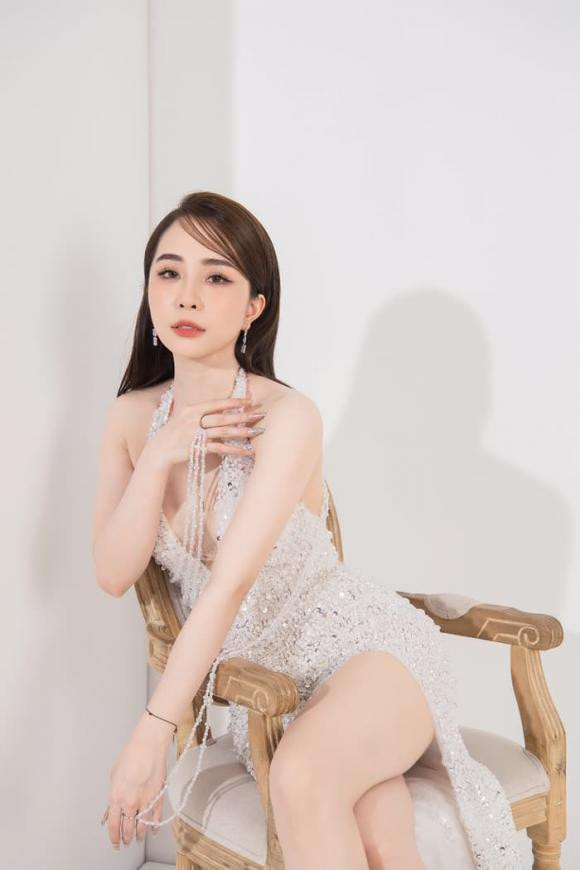 Quỳnh Nga "mặc như không", tình tứ dự sự kiện chung cùng Việt Anh - Hình 10 Quynh Nga