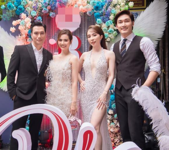 Quỳnh Nga "mặc như không", tình tứ dự sự kiện chung cùng Việt Anh Quynh Nga