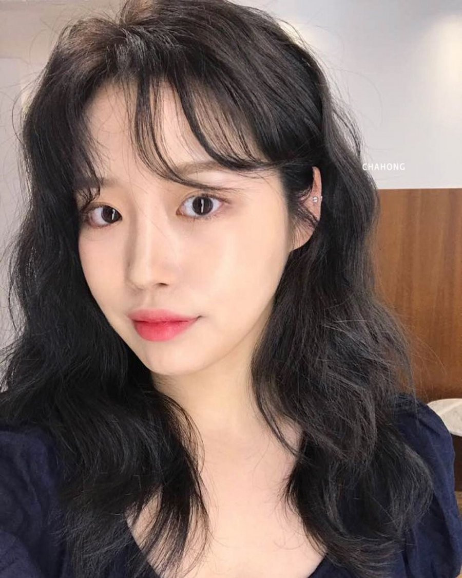 Diva Hồng Nhung để tóc đơn giản vẫn hack tuổi trẻ trung - Hình 9 Diva Hong Nhung de toc don gian van hack tuoi tre trung-Hinh-9