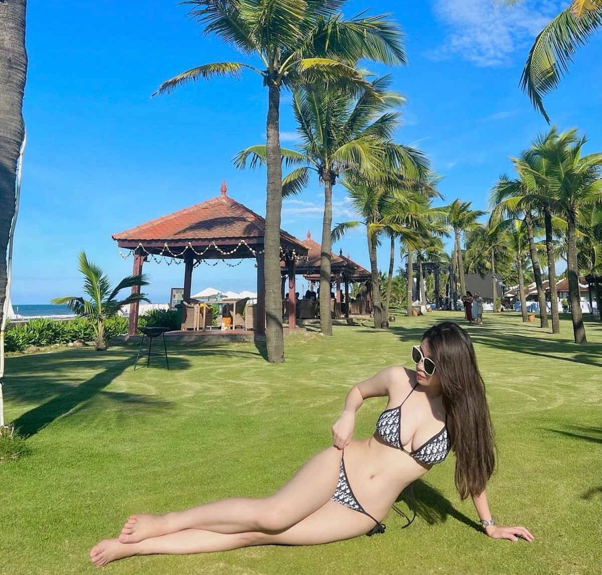 Với những hình ảnh Như Tuyền chia sẻ, nhiều người bình luận rằng sau khi hết duyên với bóng đá, có lẽ người đẹp nên rẽ hướng thành người mẫu.