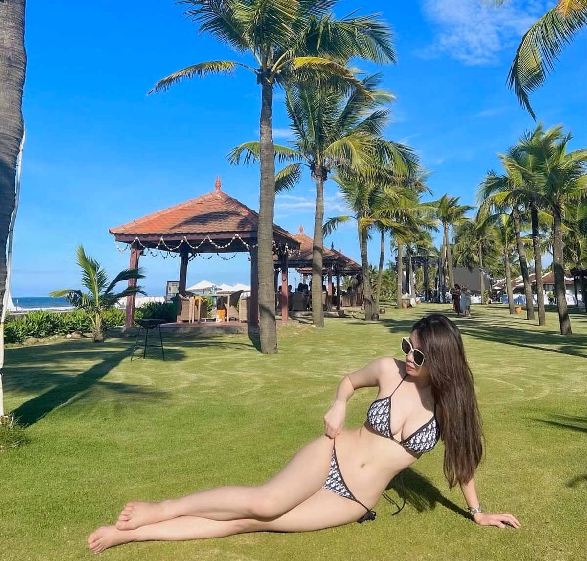 Với những hình ảnh Như Tuyền chia sẻ, nhiều người bình luận rằng sau khi hết duyên với bóng đá, có lẽ người đẹp nên rẽ hướng thành người mẫu.