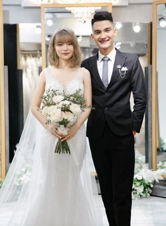 Vợ Mạc Văn Khoa nức nở kể lại chuyện bị fan của chồng chửi ảnh 4