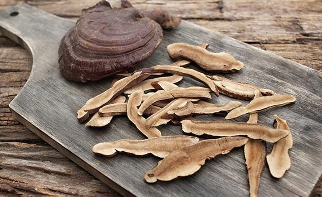 Nam linh chi dai bo cung co the hoa ‘chat doc chet nguoi’-Hinh-2