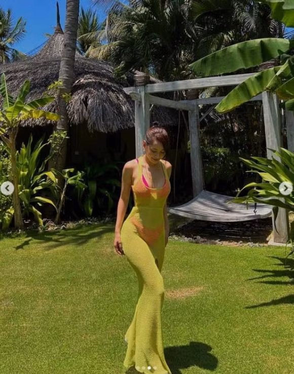 Ngoc Trinh, H'Hen Nie mac vay luoi tuong khong ho ma ho khong tuong-Hinh-4