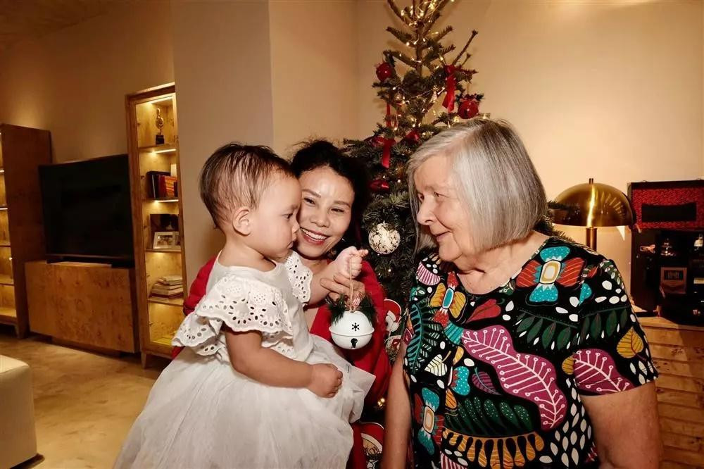 Ho Ngoc Ha mang cap song sinh sang Thuy Dien tham nha noi-Hinh-5