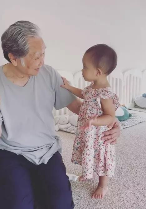 Ho Ngoc Ha mang cap song sinh sang Thuy Dien tham nha noi-Hinh-7