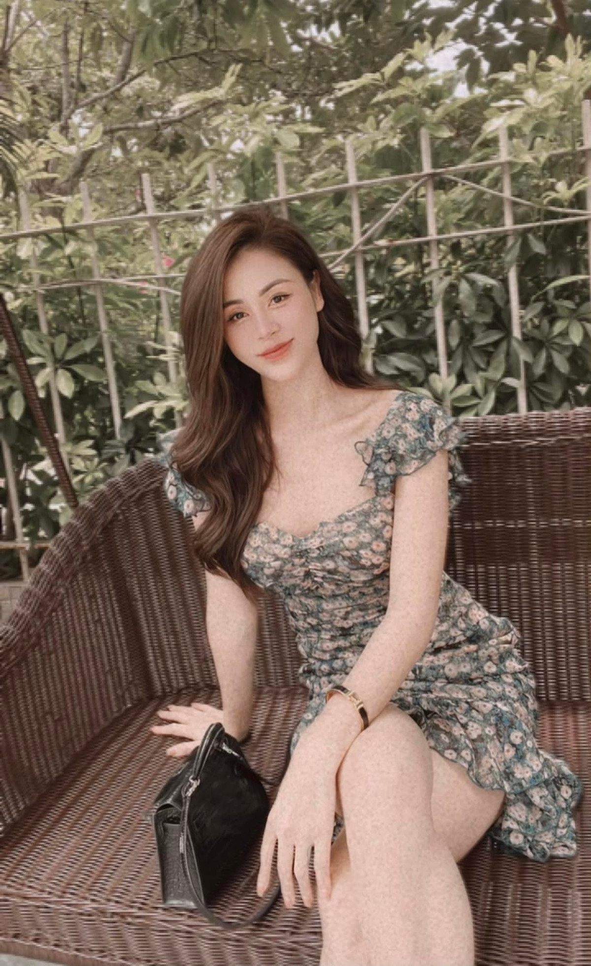 Hình ảnh nhẹ nhàng của nữ diễn viên ở đời thường mỗi khi ra ngoài.